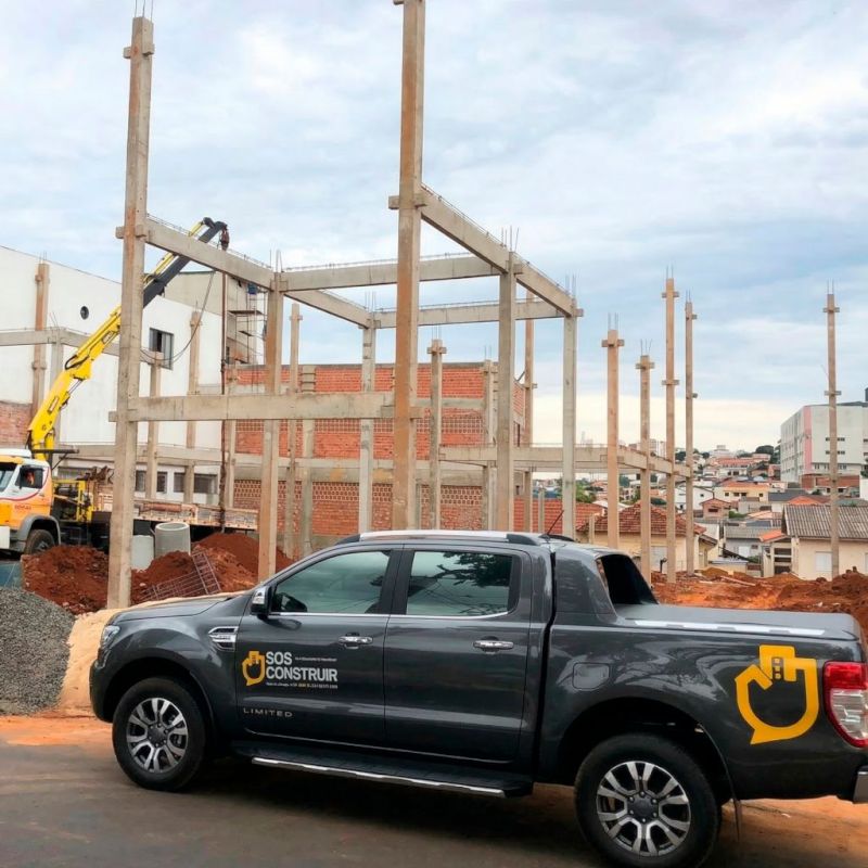 Trabalho de serralheria em aço executado pela SOS Construir em Foz do Iguaçu
