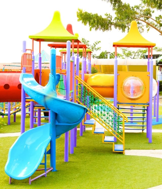 Fabricação de Playgrounds | Segurança e Diversão Infantil - SOS Construir porque-escolher-a-sos-construir-na-fabricacao-de-playground-sob-medida-em-foz-do-iguacu.jpg